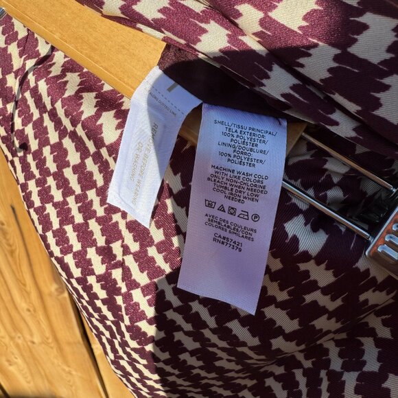 Price FIRM Ann Taylor Houndstooth Print Slit Drape Silky Pencil Skirt Size 2 Md - Picture 9 of 10